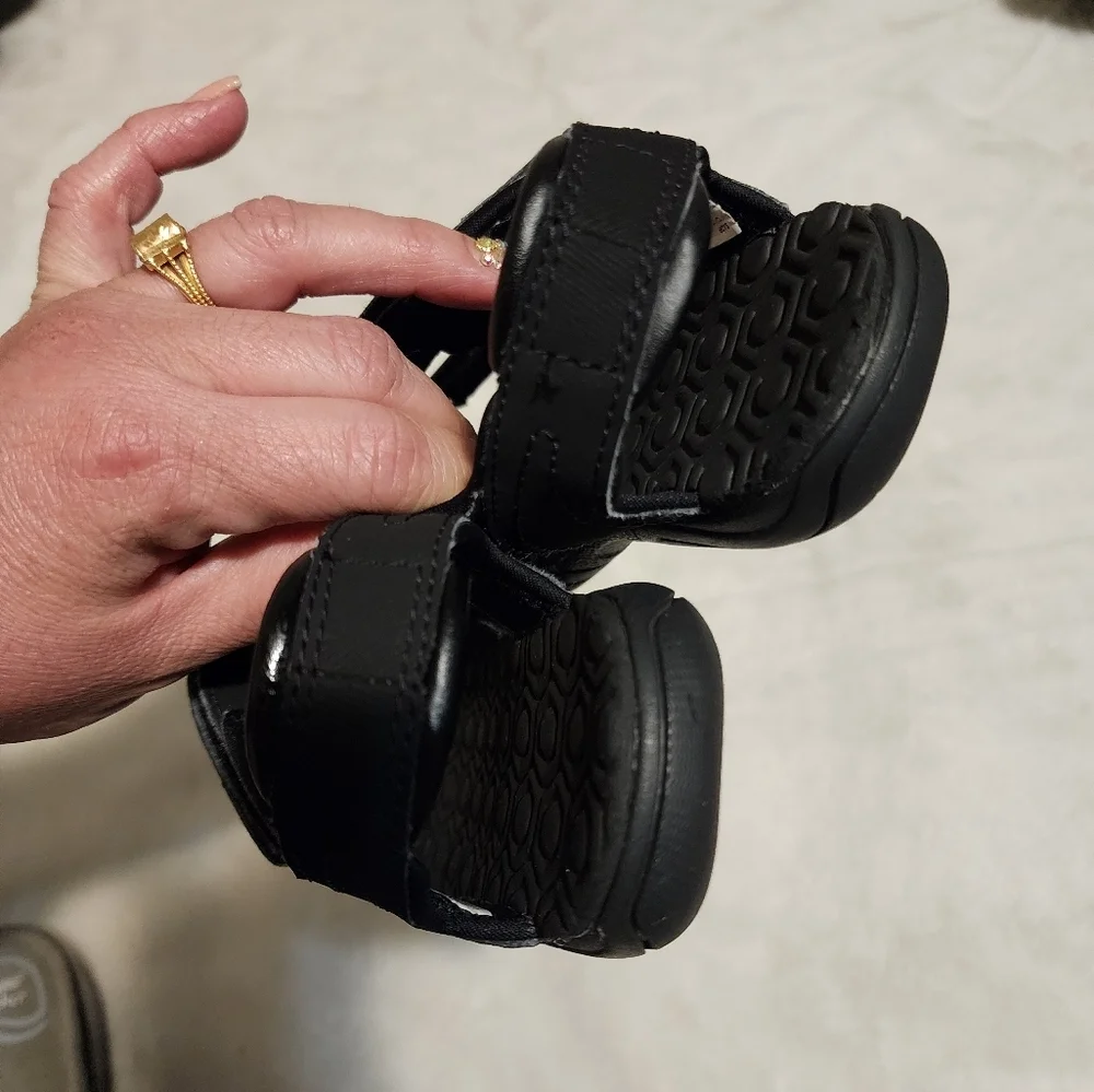 Timberland sandals shoes for boy's size 13